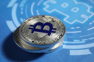 金融トップらが次々”白旗”。ビットコイン主流資産への道を振り返る