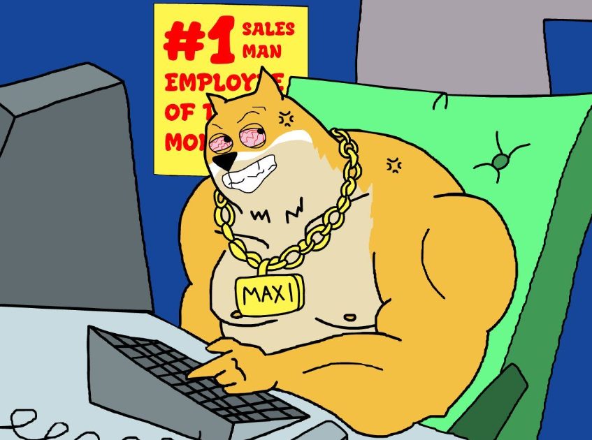 筋肉質なDogecoinキャラクター『Maxi Doge』がパソコンの前で仕事をしているイラスト。首には“MAXI”のネックレスをかけ、“Employee of the Month”と書かれたポスターが背景にある。