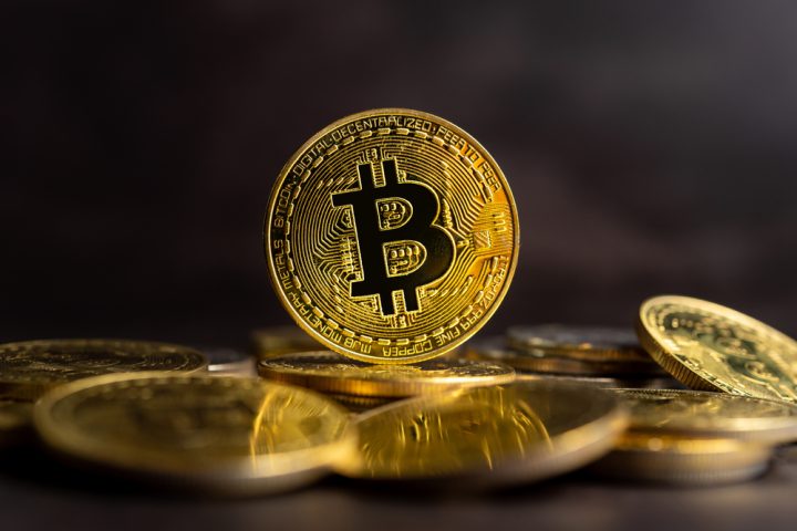 ビットコインの今後を徹底分析｜10万7000ドルが運命の分岐点