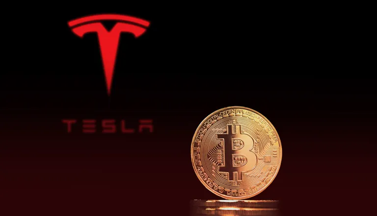テスラのBTC保有戦略が成功。新ルール適用で含み益を計上へ