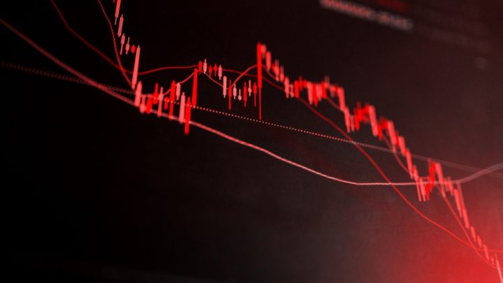 リップル、ドージコインなど主要通貨が一時50%の大暴落