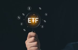 異例の暗号資産ETF申請ラッシュ。一挙27本