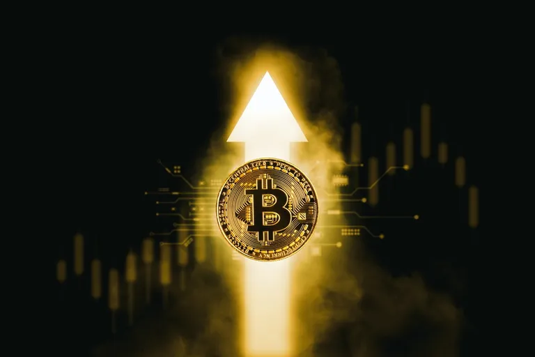 ビットコインがサポレジ転換点。12万ドルへの道開く試金石【仮想通貨チャート分析】