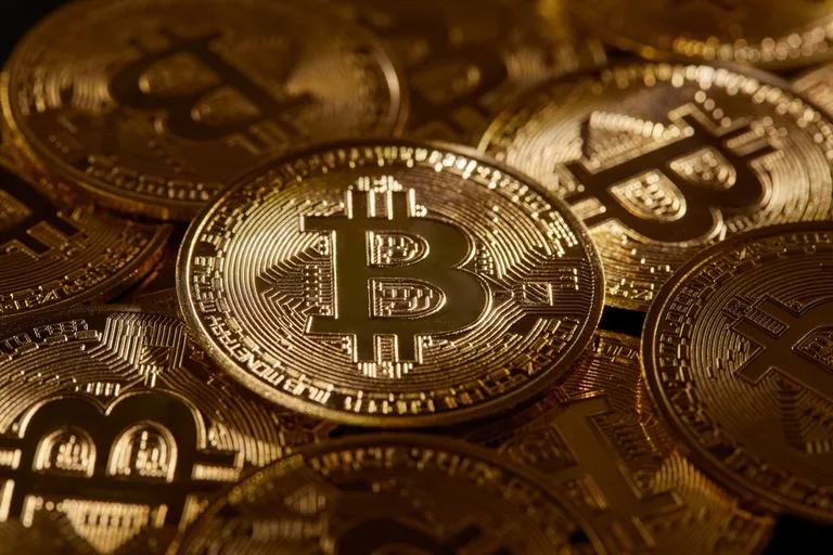 【今日の暗号資産ニュース】コンヴァノがBTC投資方針を転換。リップル2ドル割れで脆弱性が露呈