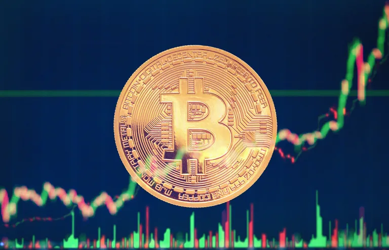 ビットコイン年末高騰なるか、Amex米国内小売消費者支出9%増加