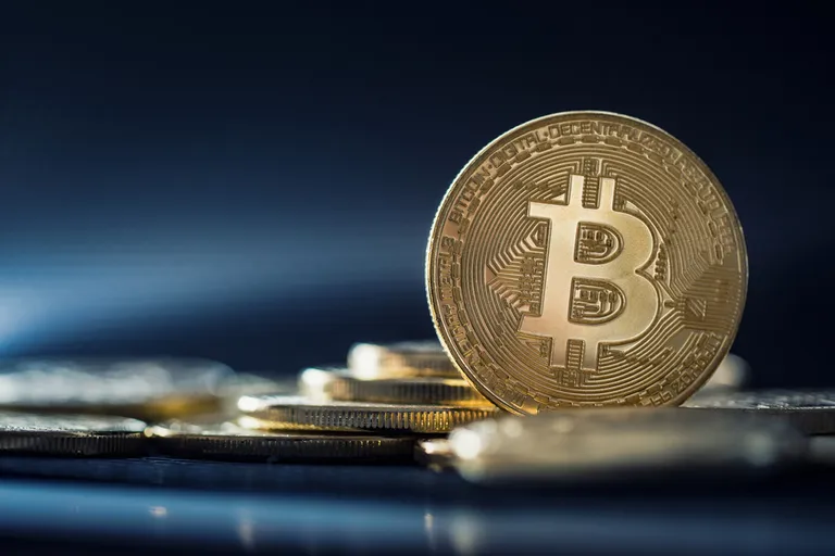 ビットコイン(BTC)、9万ドル割れで上値重く【仮想通貨チャート分析】
