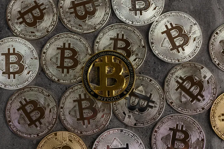 ビットコイン財務企業、MSCI指数残留も資金ループは終了？凍結措置条項を解説