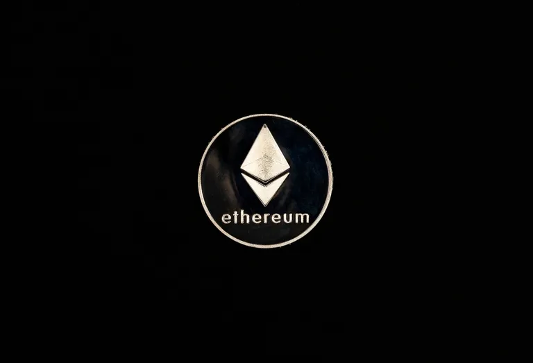 イーサリアム戦略に暗雲、ETH財務株が97%暴落|著名投資家も完全撤退