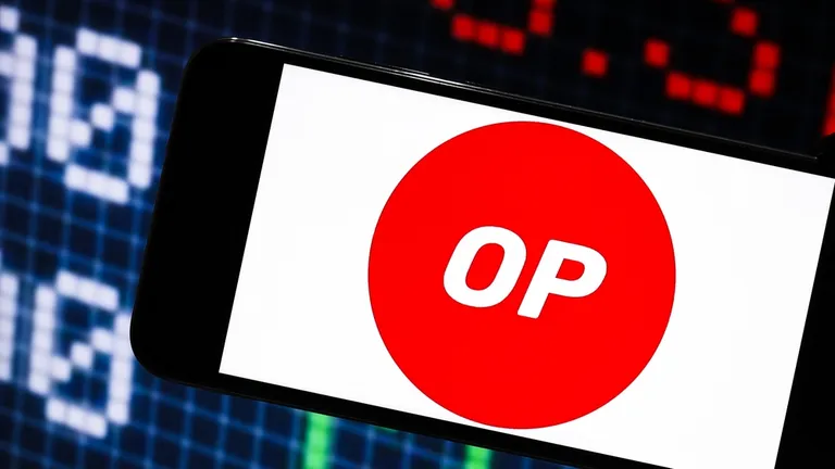 仮想通貨OPが24%急落、Baseが独自スタック移行で懸念拡大