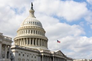 米政府、仮想通貨法案巡り非公開会合へ｜ステーブルコイン利回りが壁