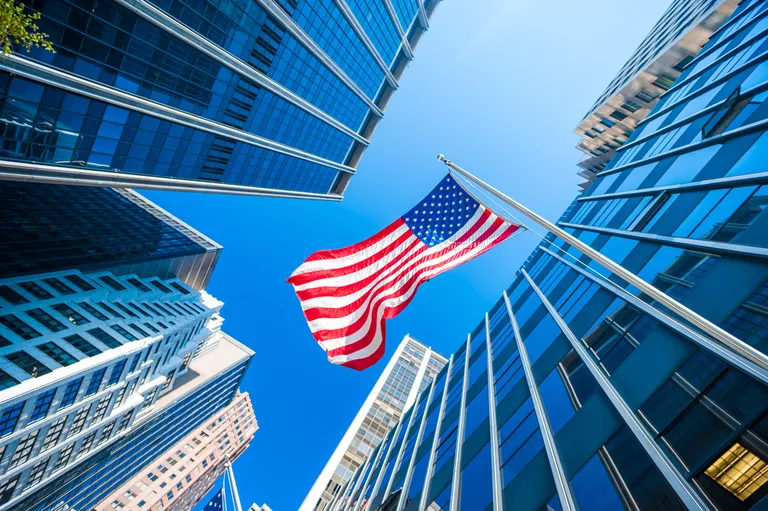 米10年債利回り4.4%突破、BTCは6.8万ドル維持で株式より堅調か