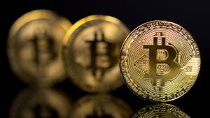 著名投資家「BTC購入より生活縮小を」、AI時代の生存戦略とは