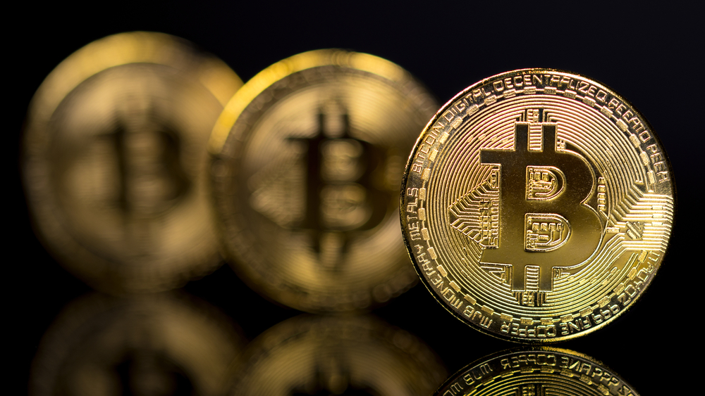 著名投資家「BTC購入より生活縮小を」、AI時代の生存戦略とは