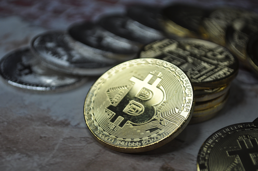 ビットコイン、原油高騰による市場混乱でも株式より「堅調」を維持