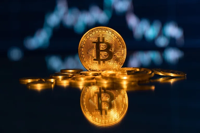 【今日の仮想通貨ニュース】BTC好調で短期保有者が利確傾向。SEC「大半の仮想通貨は証券外」