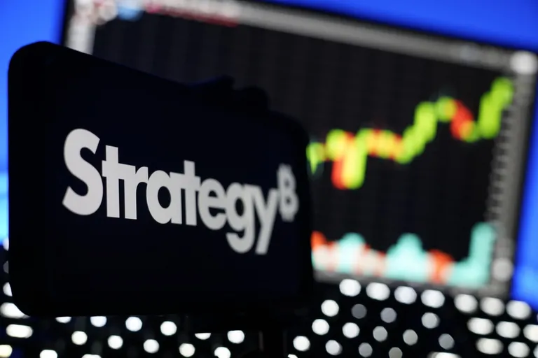 ストラテジー社、年利11.5%株式「STRC」でビットコイン購入を加速