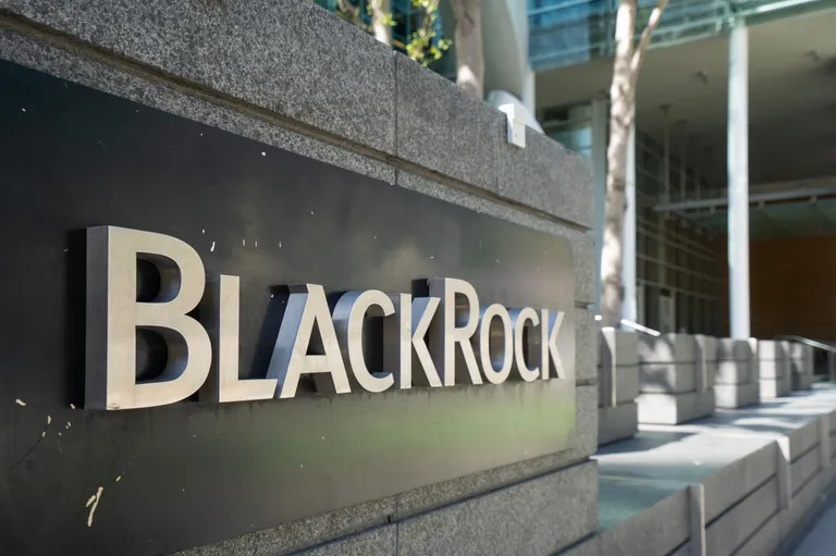 ブラックロック、5年以内に仮想通貨収益5億ドルへ｜CEOが強気予測