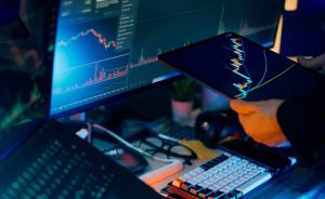 仮想通貨の主役交代？トークンから「株」へ資金が移る理由とは