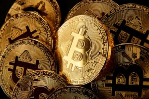 「老後3000万円問題」をどう生き抜く？物価高に勝てない制度の罠と資産を守るBTCヘッジ