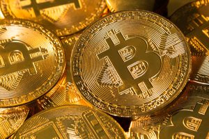 米イランの対立長期化に伴い、国家に依存しない資産「ビットコイン」に注目集まる