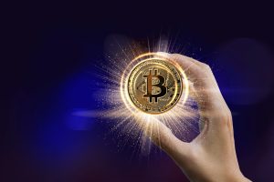 史上最高値圏の「金」がビットコインに示すもの