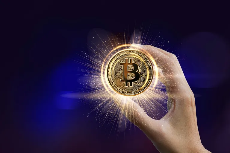 史上最高値圏の「金」がビットコインに示すもの