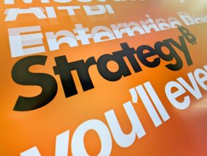 ストラテジー社、優先株「STRC」の成功で財務強化か？企業優位な条件が鍵