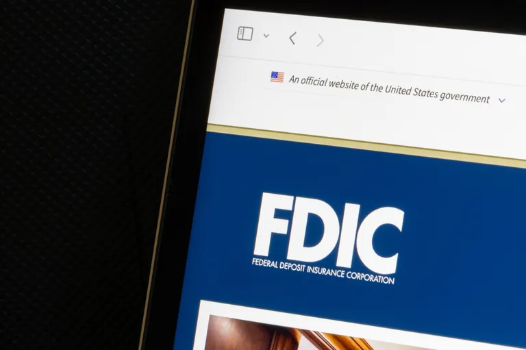 ステーブルコイン利回り禁止へ？FDICがGENIUS法に基づく規制案を公開