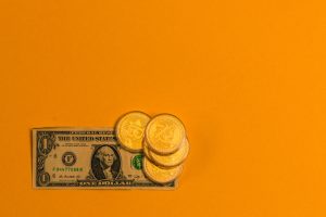 ビットコインの「ハードマネー論」と5%の米国債利回りが衝突する局面