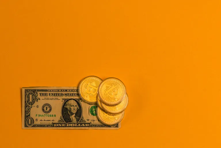 ビットコインの「ハードマネー論」と5%の米国債利回りが衝突する局面
