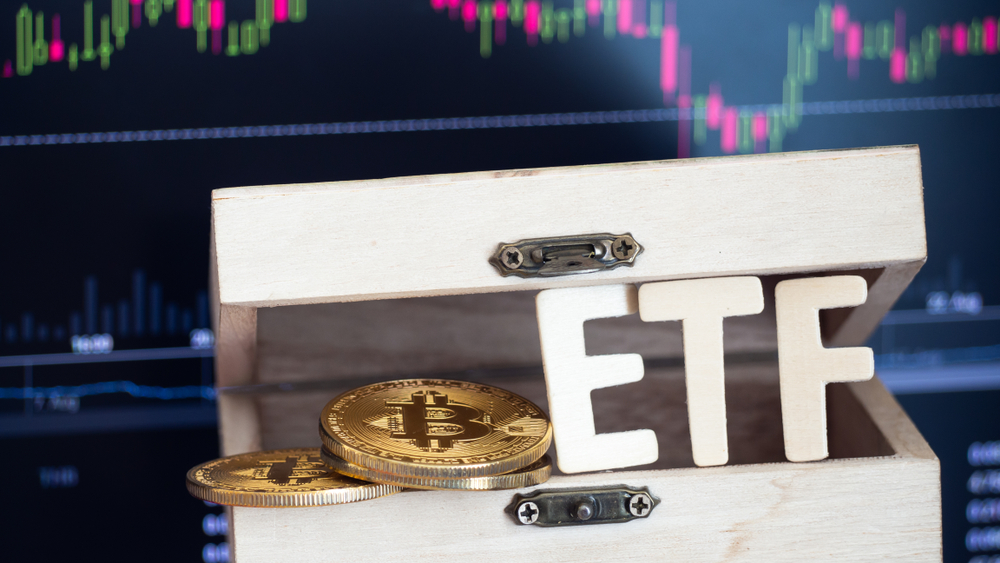 ビットコインETFが3日連続流出後に小反発、ETHは流出継続