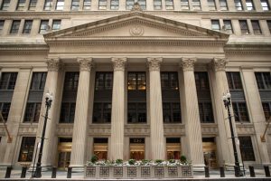FRBの利上げ確率が52%に上昇、ビットコインに逆風強まる