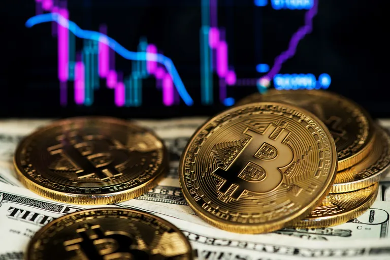 ビットコインが8万ドルを一時割り込むも、オプション市場は強気姿勢