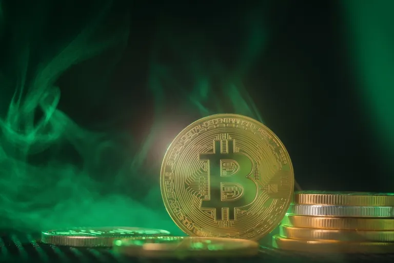 ビットコインETFが7週ぶり資金流出、イランリスクと利上げ懸念が引き金に
