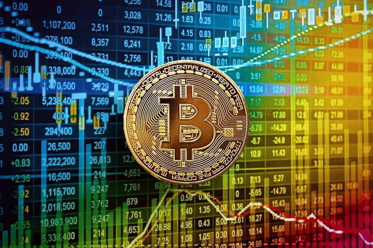 ビットコイン7.7万ドル急落の裏で長期保有者は1526万BTCを蓄積
