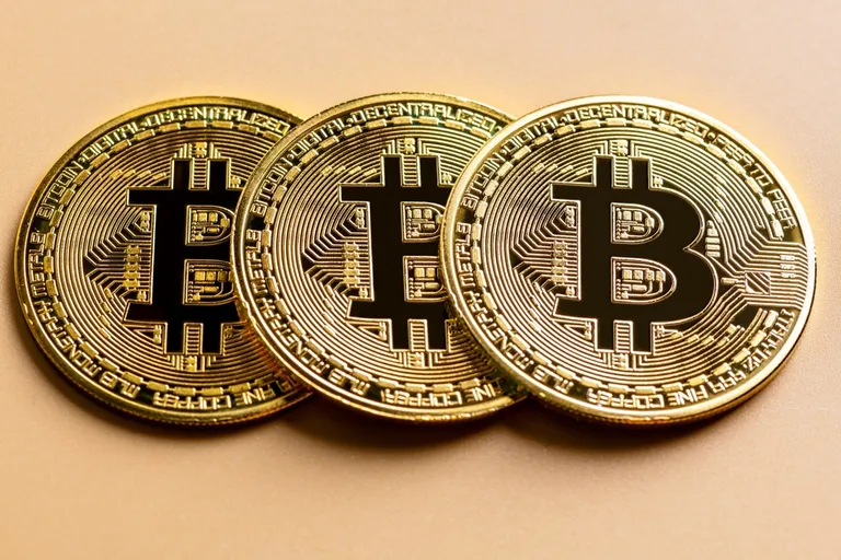 ビットコインETFが1日6億ドル超の流入、8万ドル突破と同タイミング