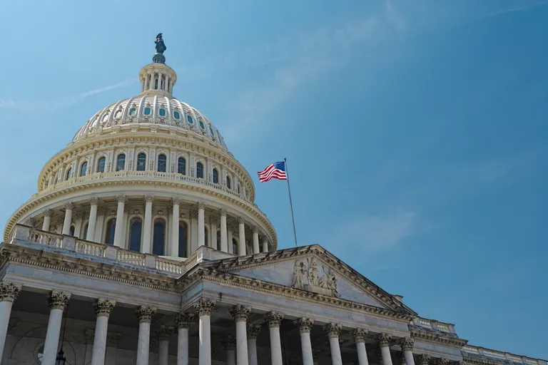 仮想通貨重要法案「CLARITY」、7月4日の大統領署名に正念場
