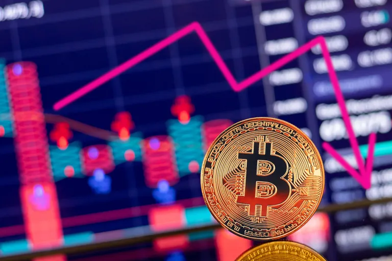 ビットコインさらなる下落か、銀行の好成績が引き締めを後押し