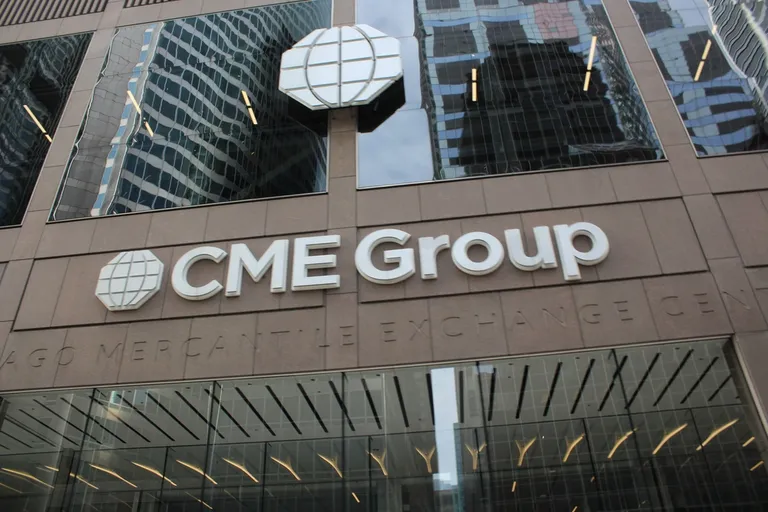 CME、無期限先物の承認めぐりCFTCを提訴｜規制対立が表面化