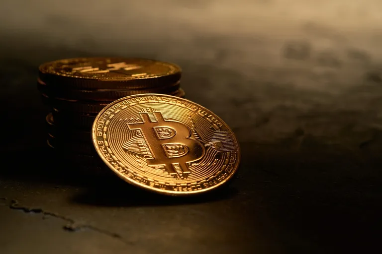 ビットコインが世界資産ランキングで15位に後退｜メタプラ株の将来予測