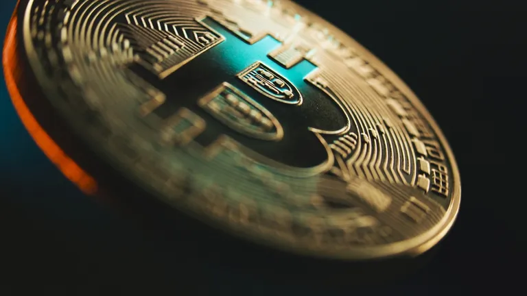 【今日の仮想通貨ニュース】BTCが2021年水準へ回帰。物理ビットコインの起動で1万7800倍のリターン