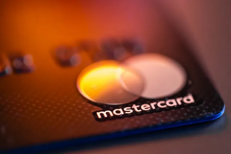 マスターカードがリップル「RLUSD」採用、決済を24時間化