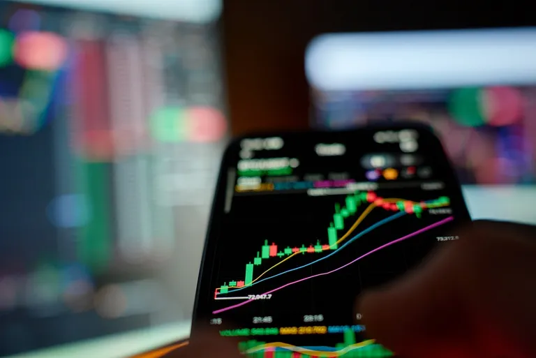 仮想通貨アプリで株が買える時代へ、伝統金融とどちらが勝つ?