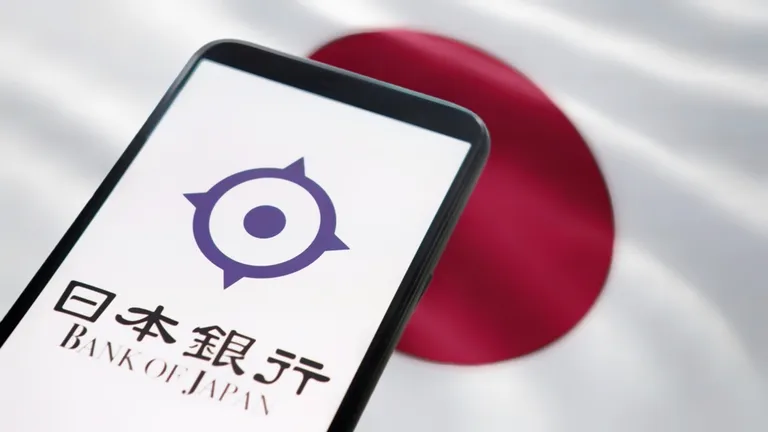 【今日の仮想通貨】日銀利上げでBTC2割超下落の過去。日立がステーブルコインを含む監視サービス開始