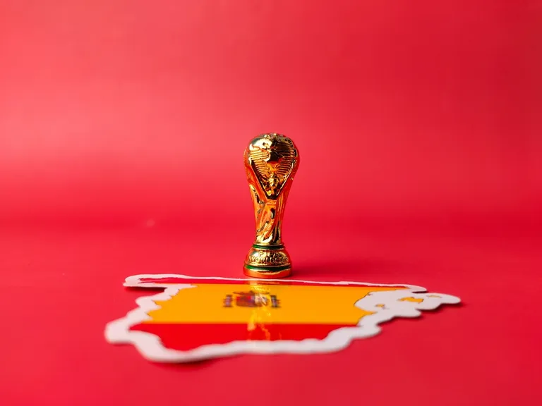W杯収益2兆4000億円へ、予測市場も過去最大の熱狂|取引12億ドル超