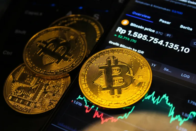 ビットコイン反発も「売り圧4.9万枚」の影｜6万ドルが攻防線