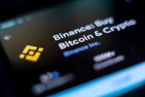 バイナンスEU撤退、出金の70%が自己管理へ｜規制取引所は素通り