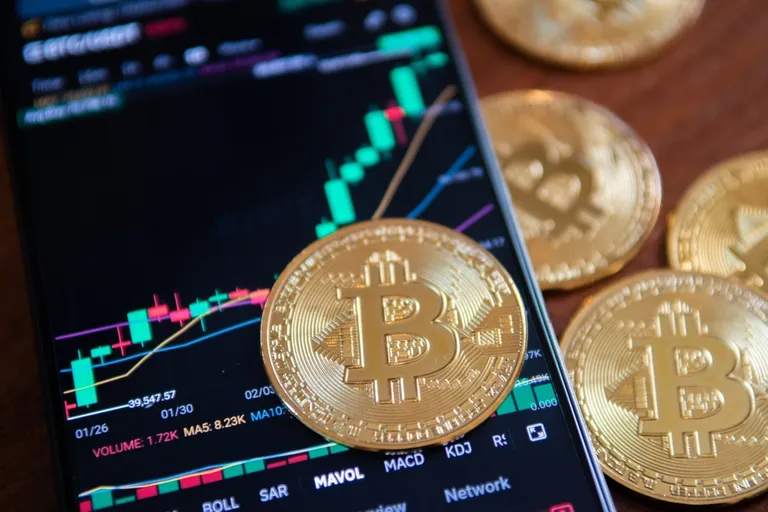 ビットコイン6.5万ドル目前に回復も、追い風は「すでに消失」か