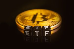 仮想通貨10銘柄ETFが純資産48%減、ビットコインへの集中度は増加