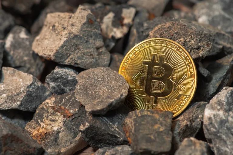 BTCを掘っても資金は残らず|負債2626万ドル、存続に重大な疑義